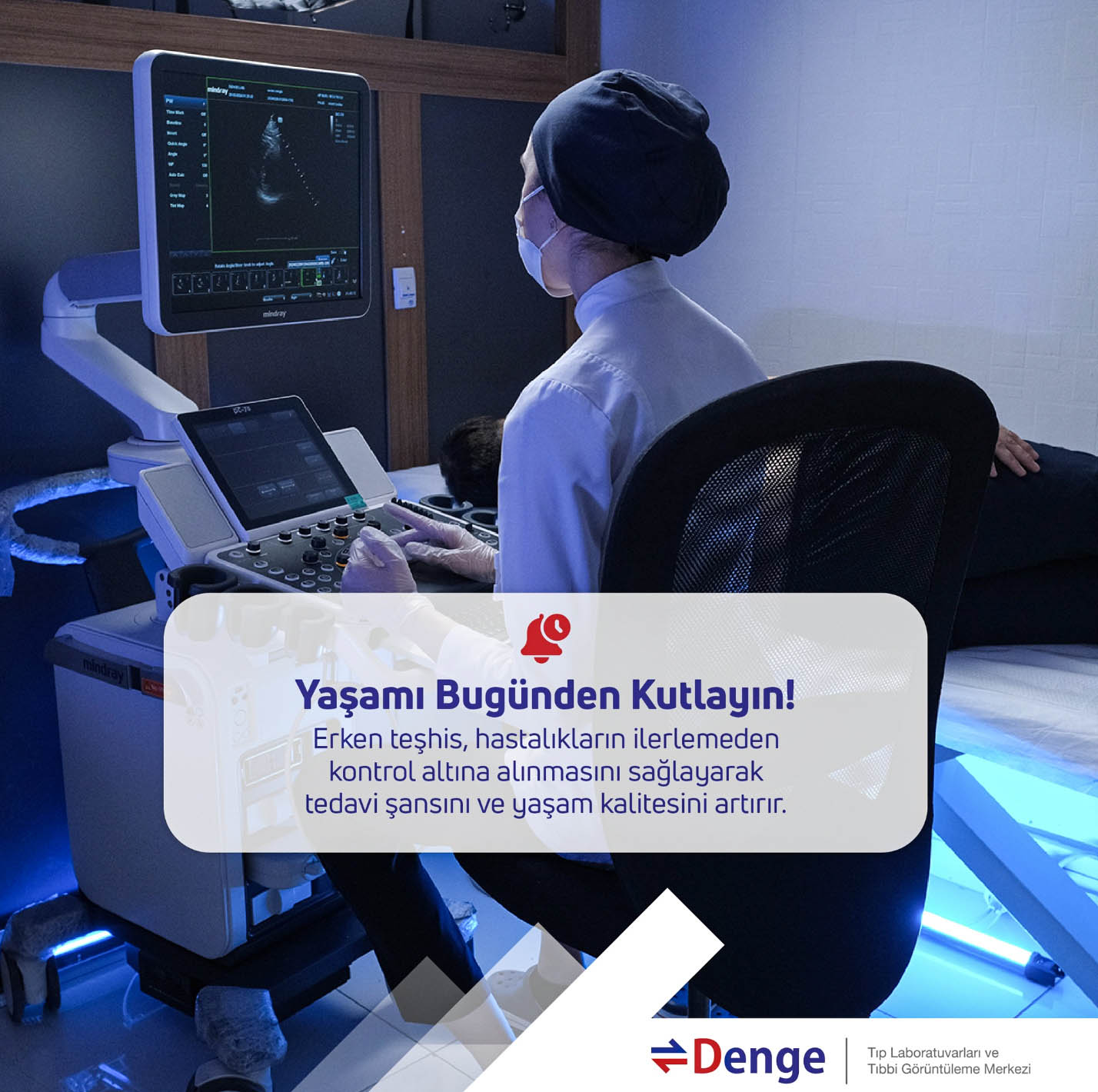 Ankara profesyonel reklam fotoğrafçısı tarafından sağlık ve laboratuvar sektörü için hazırlanan, kurumsal mavi tonlarda tıbbi görsel iletişim tasarımı.